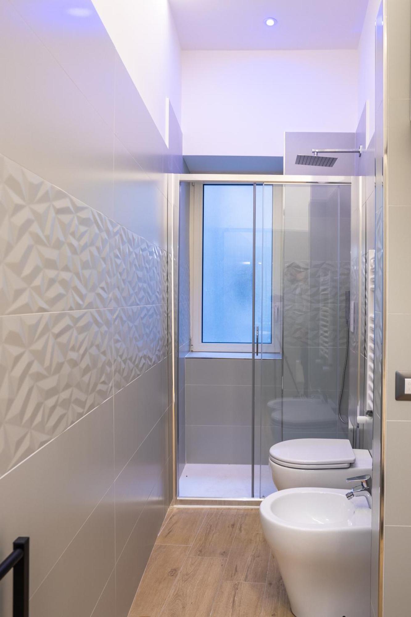 Song House Apartment Centro Storico 7 Pax Naples Luaran gambar